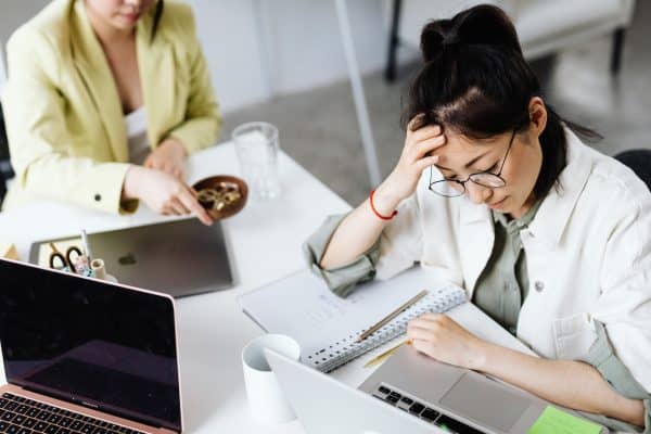 Slik takler du stress på jobben og unngår utbrenthet